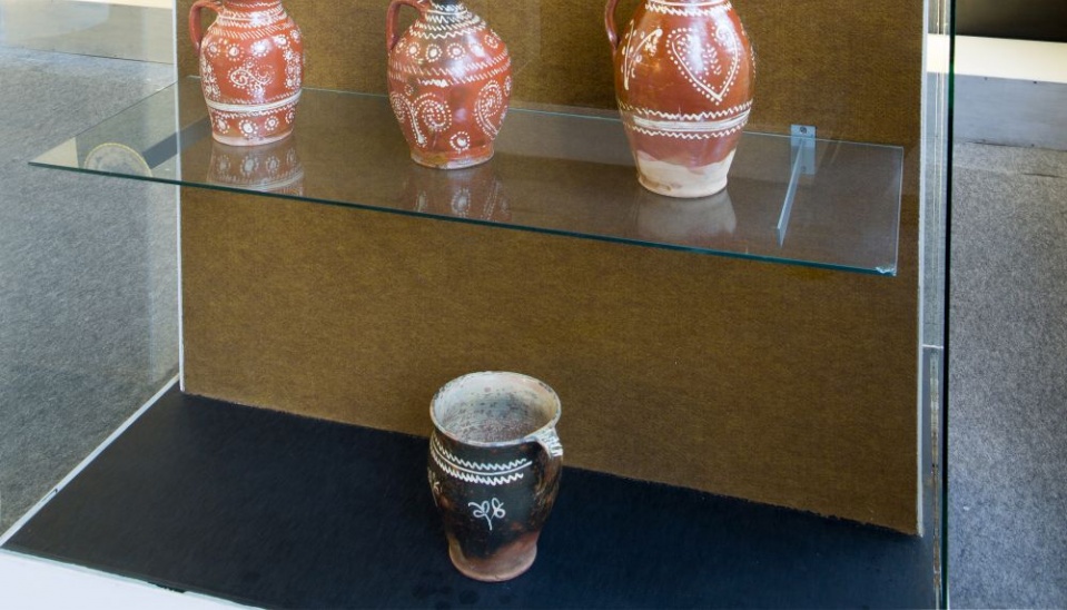 Pôvodná trstenská keramika v SNM v Martine  