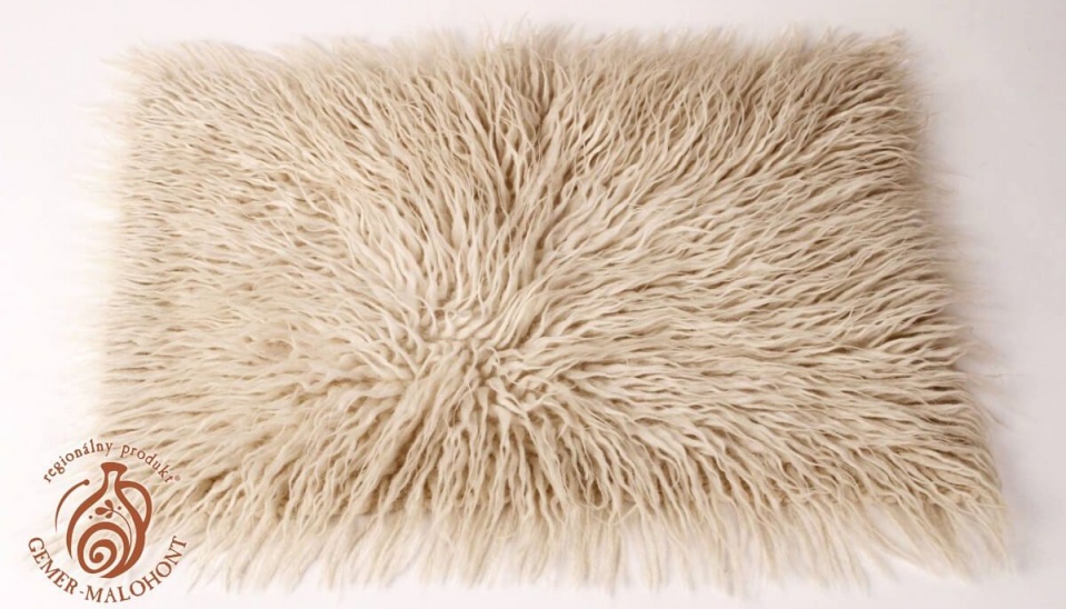 Tradičná biela guba s dlhým vlasom ako kusový koberec - výrobok p. Fottu
