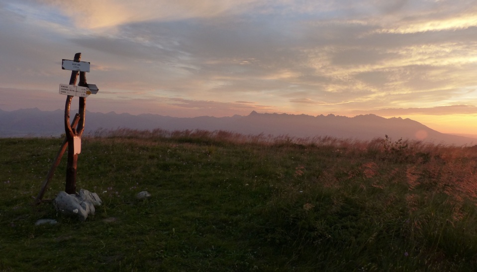 Pohľad z hrebeňa Nízkych Tatier na celý masív Vysokých Tatier, foto: Juraj Vencel