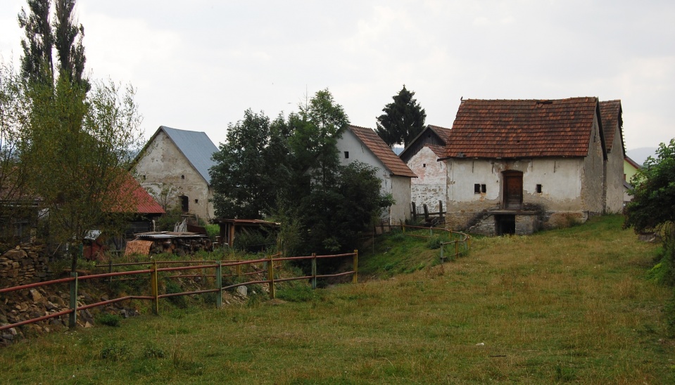 Súbor murovaných sýpok pri potoku, Štrba, foto: A. Nemcová